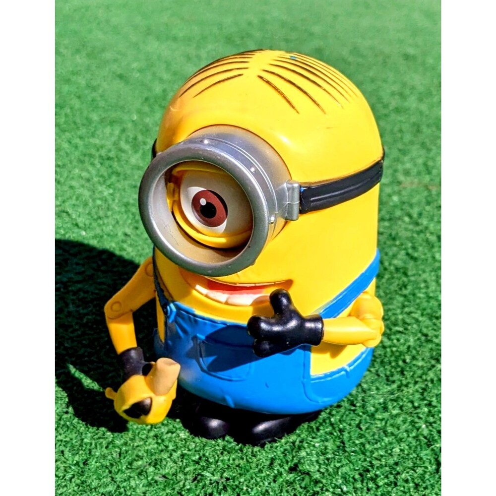 Stuart Munching Bananas Thinkway Toys Eye Move Minions Posable Despicable Me GUC